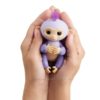 Интерактивная обезьянка Fingerlings Glitter Monkey WowWee фиолет. Оригинал