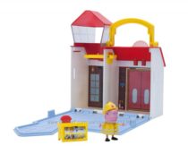 Пожарная станция Peppa Pig Firehouse Little Places Playset с фигуркой Пеппы